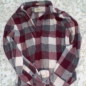 Men’s hollister plaid button up.